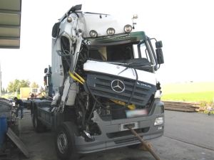 Mercedes Actros 2544LL 6x2  CIĄGNIK SIODŁOWY USZKODZONY